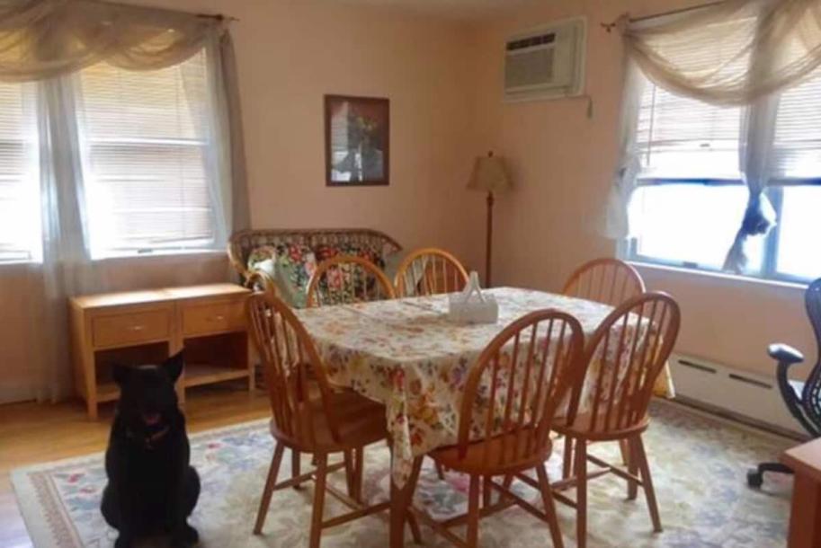 Room in North Bergen, New Jersey, United States 1 double bedShared bathroom-5