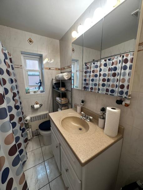 Room in Queens, New York, United States 1 double bedDedicated bathroom-7