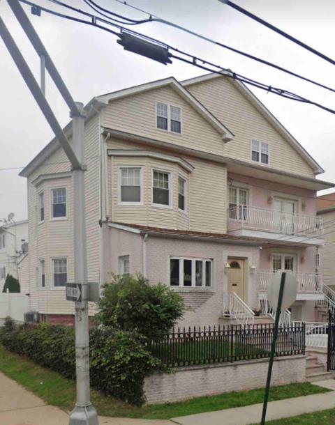 Room in Elizabeth, New Jersey, United States 1 queen bedShared bathroom-0