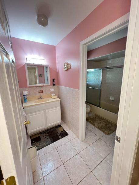 Room in Newark, New Jersey, United States 1 bedShared bathroom-8