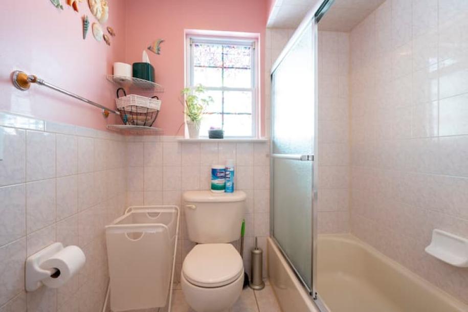 Room in Newark, New Jersey, United States 1 bedShared bathroom-11