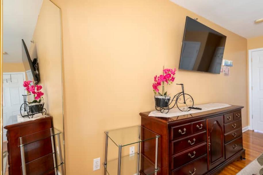 Room in Newark, New Jersey, United States 1 bedShared bathroom-14