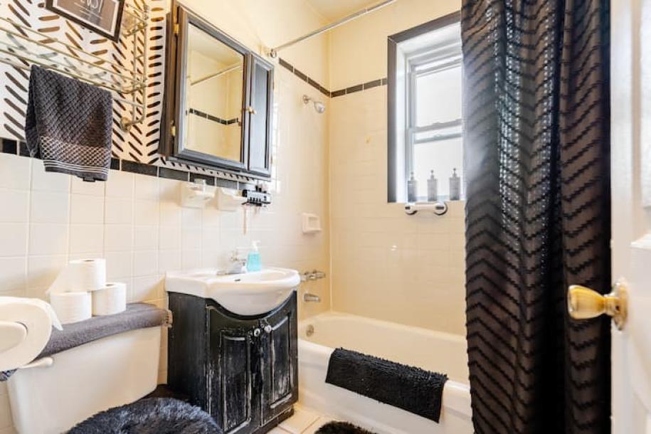 Room in Queens, New York, United States 1 double bedShared bathroom-9