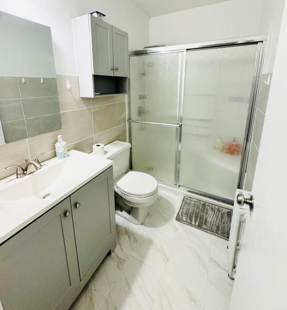 Room in Irvington, New Jersey, United States 1 bedShared bathroom-8