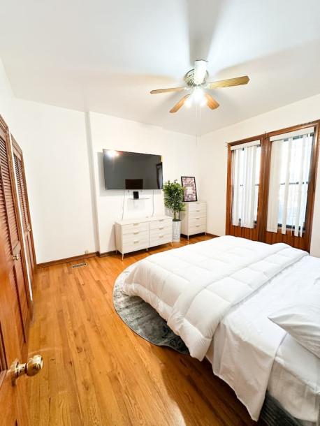 Entire rental unit in Brooklyn, New York, United States 9 guests4 bedrooms4 beds2 baths-6