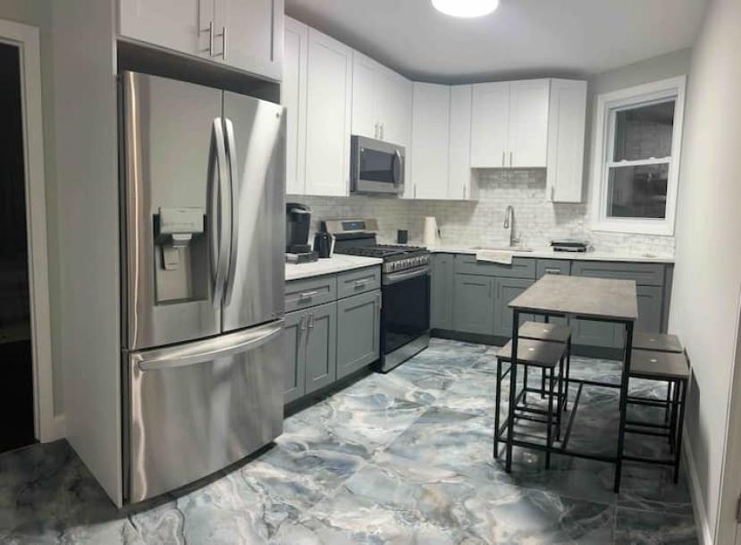 Entire rental unit in West New York, New Jersey, United States 7 guests3 bedrooms4 beds2 baths-6