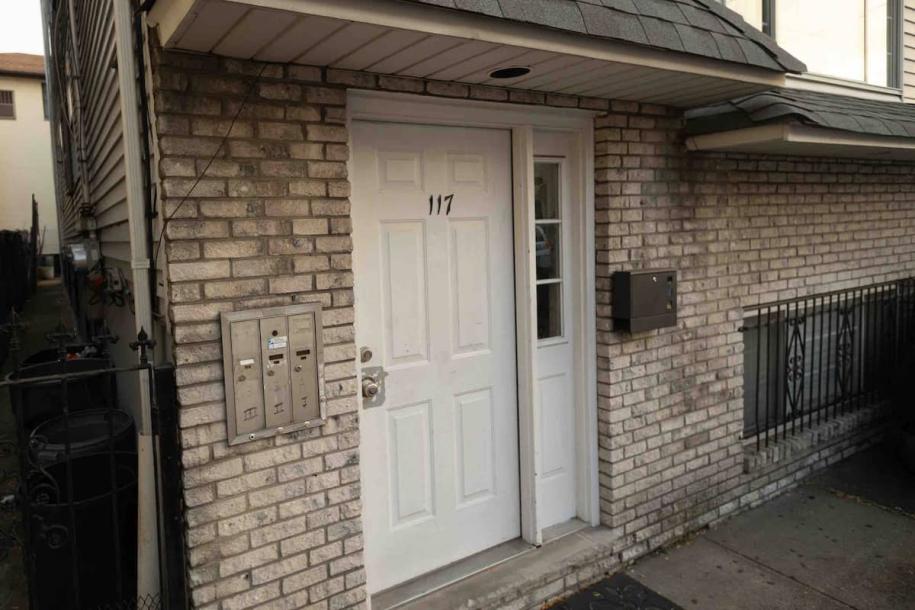 Room in Newark, New Jersey, United States 2 bedsShared bathroom-0