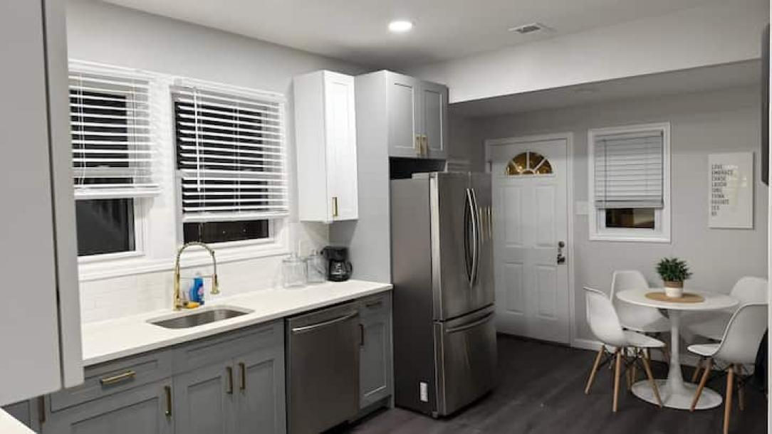 Room in Hillside, New Jersey, United States 3 bedsPrivate attached bathroom-4