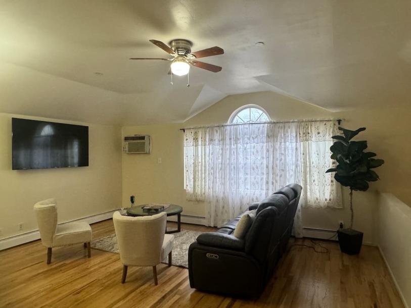 Entire rental unit in Queens, New York, United States 6 guests3 bedrooms4 beds2 baths-0