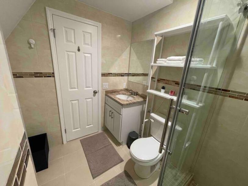 Room in New Rochelle, New York, United States 1 queen bedShared bathroom-8