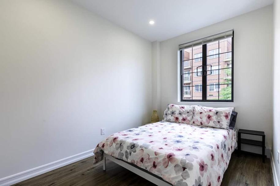 Entire rental unit in Queens, New York, United States 5 guests2 bedrooms3 beds1 bath-4