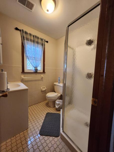 Room in Newark, New Jersey, United States 1 bedPrivate attached bathroom-5