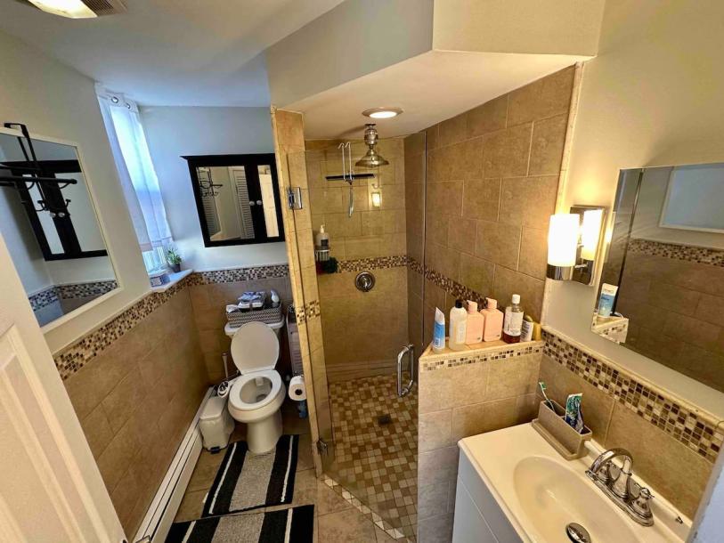 Room in Hoboken, New Jersey, United States 1 queen bedShared bathroom-10