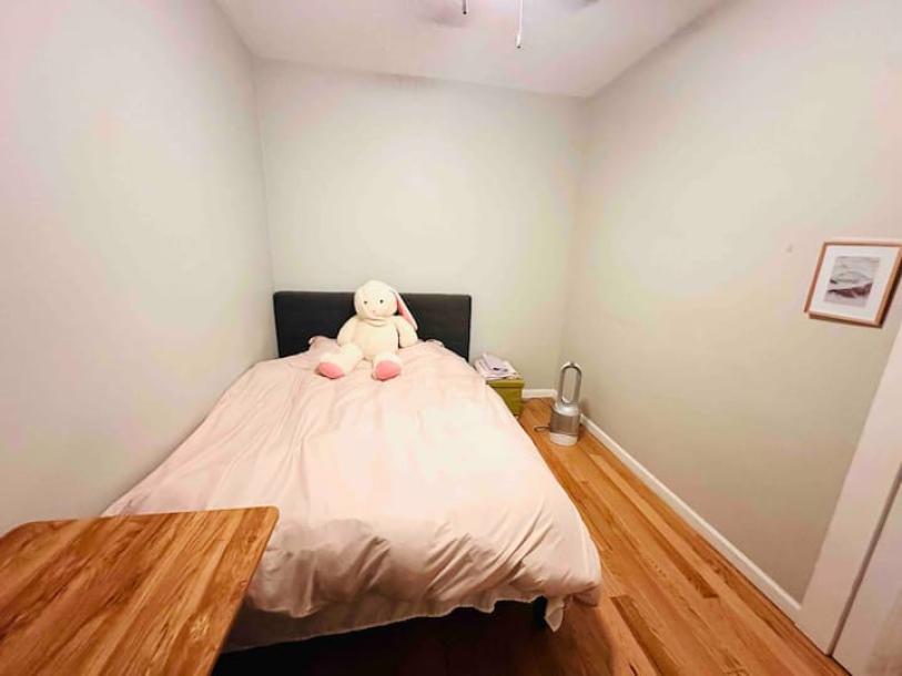 Room in Jersey City, New Jersey, United States 1 queen bedShared bathroom-4