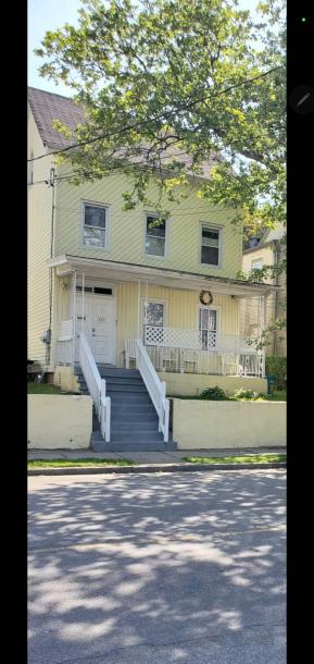 Entire rental unit in Mount Vernon, New York, United States 6 guests3 bedrooms3 beds1 bath-0