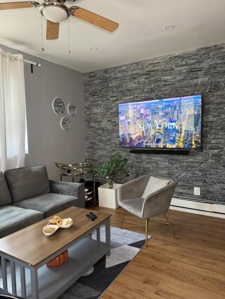 Entire rental unit in Brooklyn, New York, United States 6 guests2 bedrooms2 beds1 bath-2