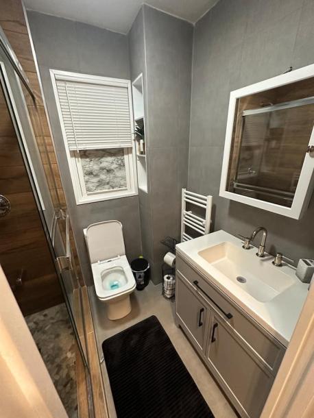 Room in Fairview, New Jersey, United States 1 double bedShared bathroom-11