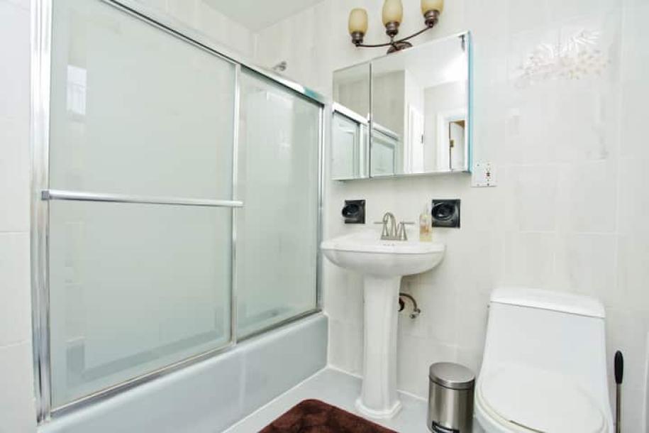 Room in Brooklyn, New York, United States 2 bedrooms3 bedsDedicated bathroom-14