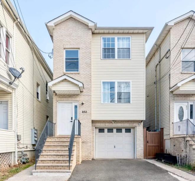 Room in Elizabeth, New Jersey, United States 1 bedShared bathroom-0