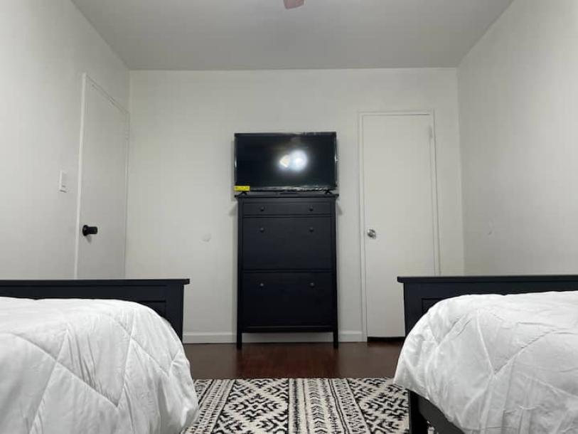 Room in Brooklyn, New York, United States 2 single bedsShared bathroom-2