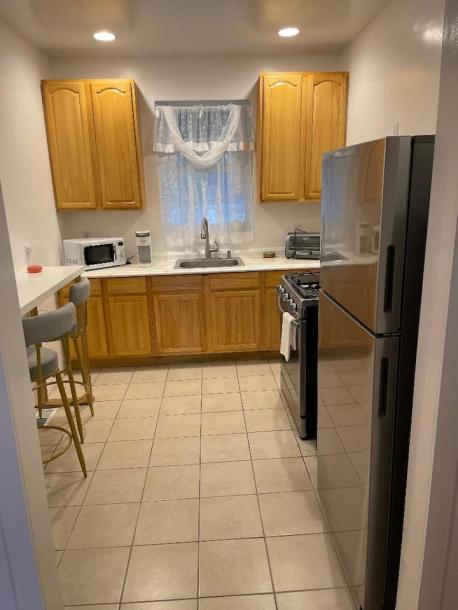 Entire rental unit in Mount Vernon, New York, United States 4 guests2 bedrooms2 beds1 bath-4