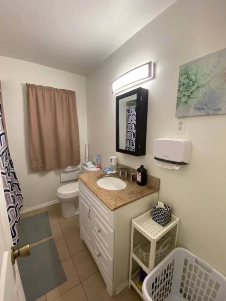 Room in Hackensack, New Jersey, United States 1 queen bedShared bathroom-8