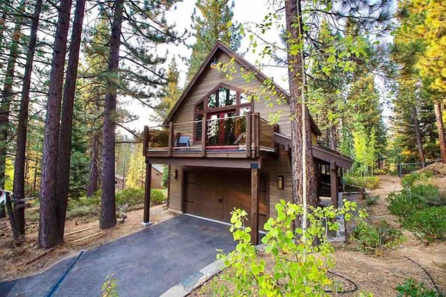 Entire guesthouse in South Lake Tahoe, California 2 guestsStudio1 bed1 bath-14