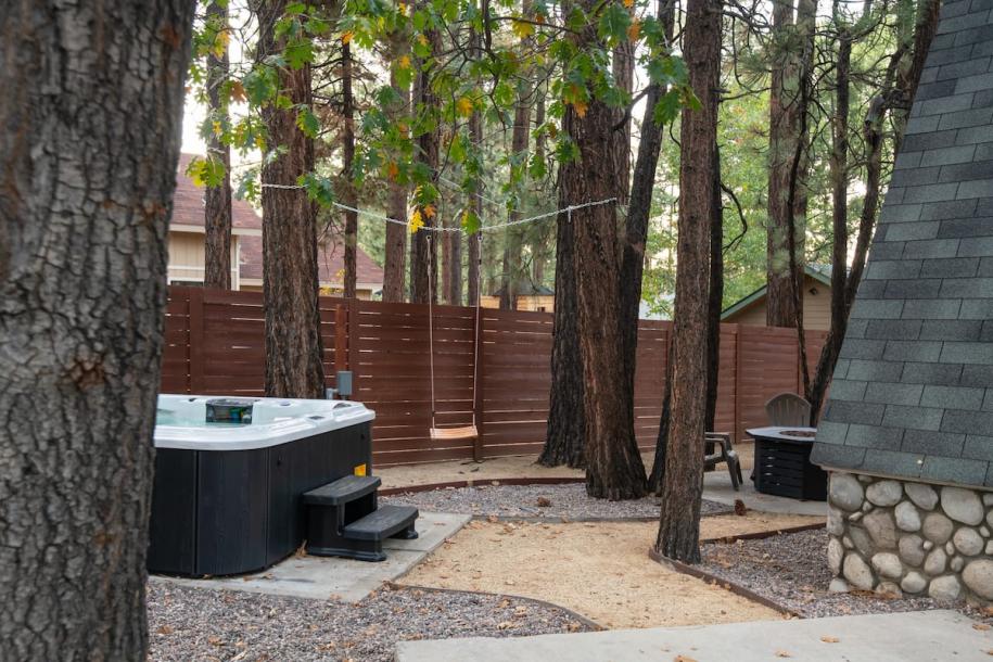 Entire cabin in Big Bear Lake, California 8 guests3 bedrooms5 beds2 baths-2