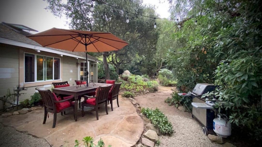 Entire guesthouse in Santa Barbara, California 3 guests1 bedroom1 bed1 bath-2