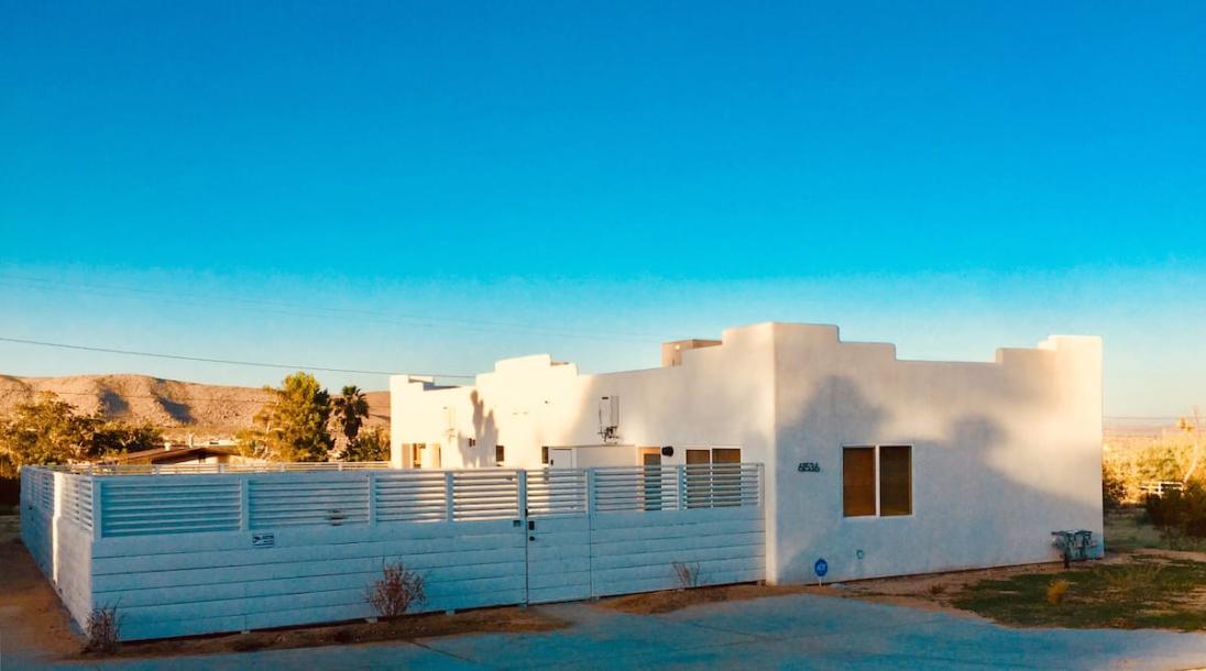 Entire home in Joshua Tree, California 4 guests2 bedrooms2 beds1 bath-7