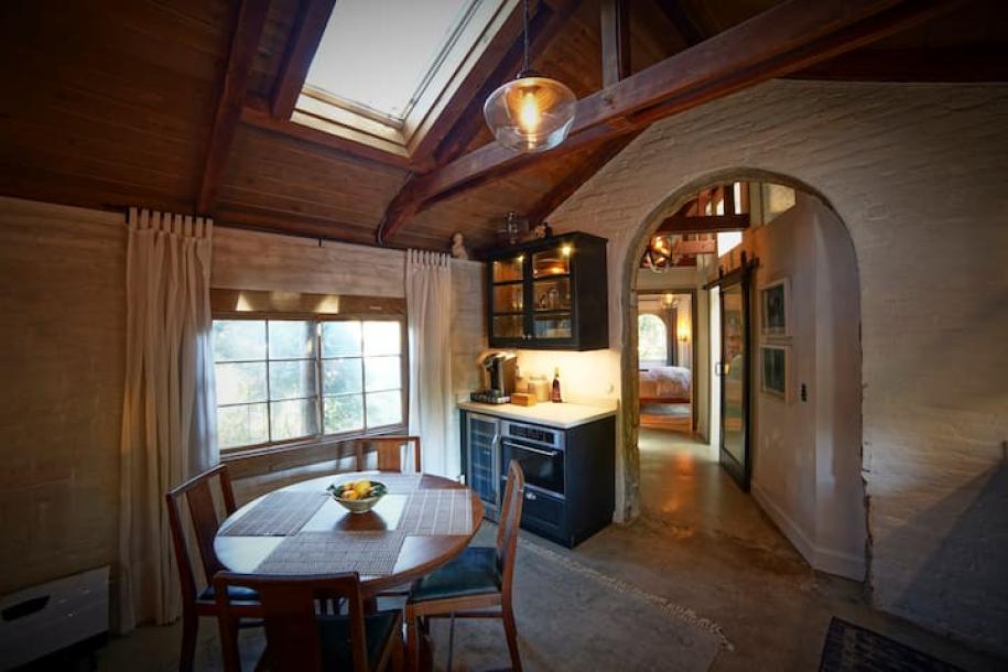 Entire guesthouse in Santa Barbara, California 3 guests1 bedroom1 bed1 bath-12