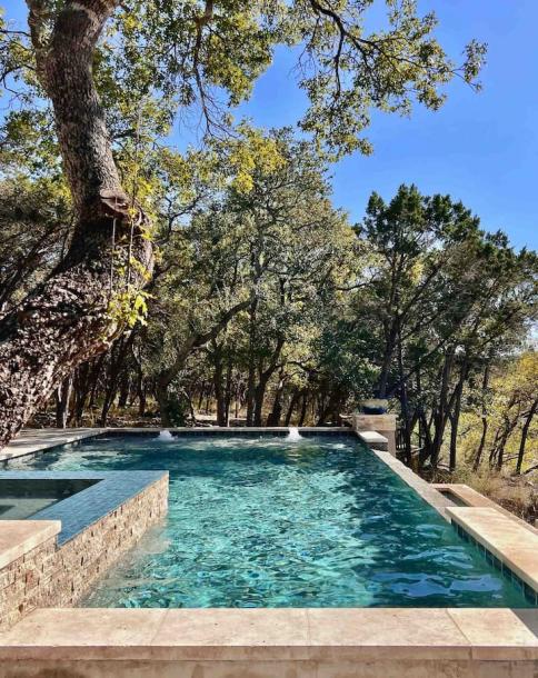 Entire cabin in Wimberley, Texas 4 guests2 bedrooms2 beds1 bath-15