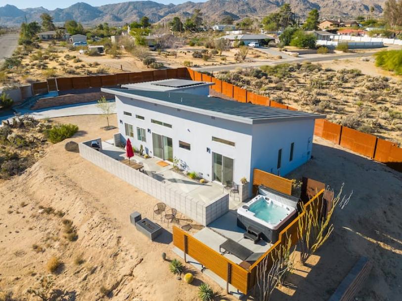 Entire home in Joshua Tree, California 6 guests2 bedrooms3 beds2 baths-12