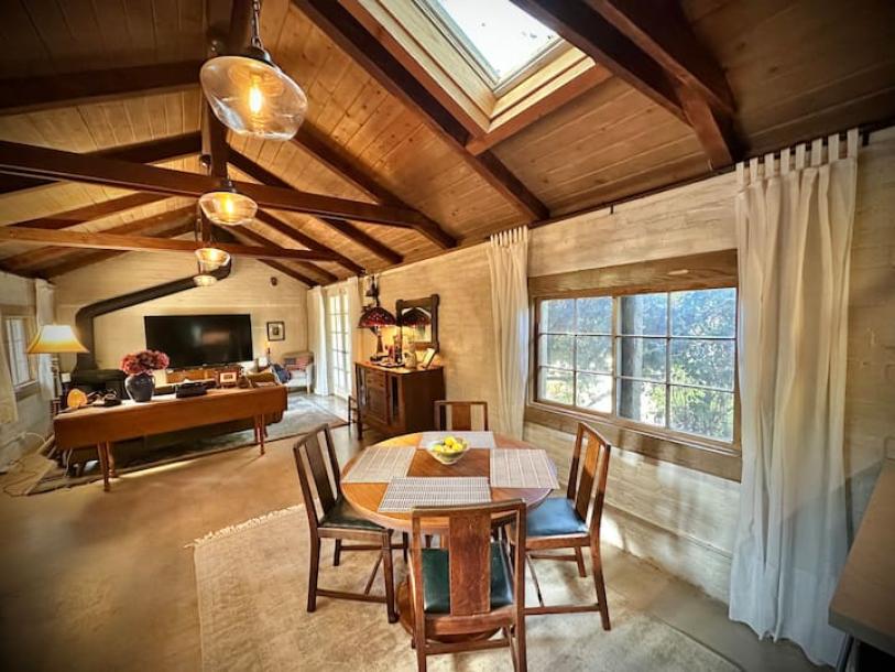 Entire guesthouse in Santa Barbara, California 3 guests1 bedroom1 bed1 bath-11