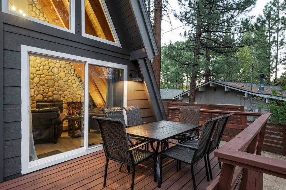 Entire cabin in Big Bear Lake, California 8 guests3 bedrooms5 beds2 baths-8