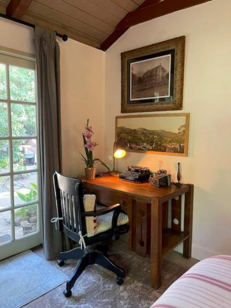 Entire guesthouse in Santa Barbara, California 3 guests1 bedroom1 bed1 bath-4