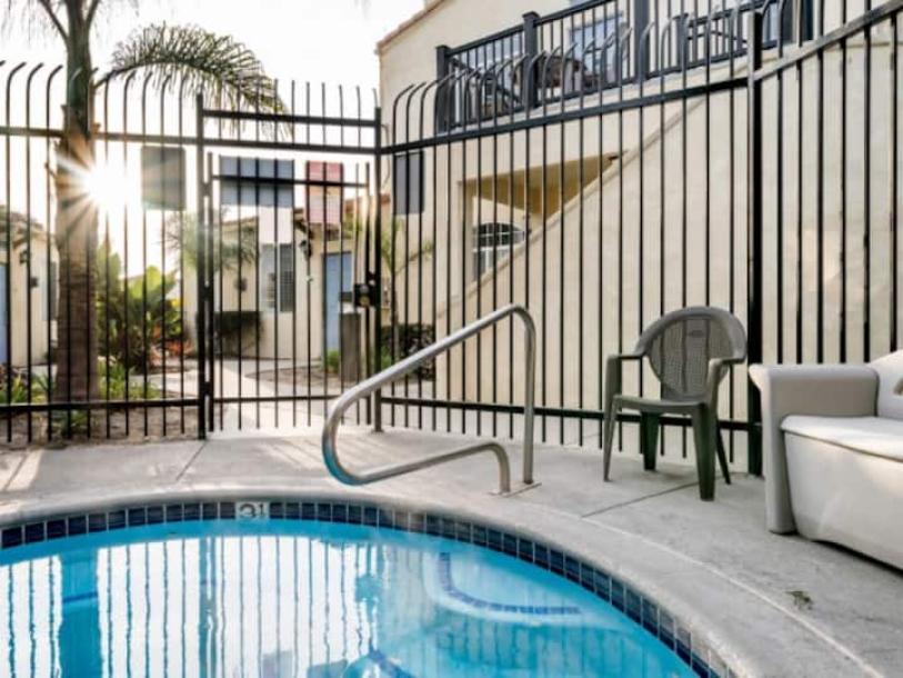 Entire condo in Oceano, California 6 guests1 bedroom3 beds1 bath-6