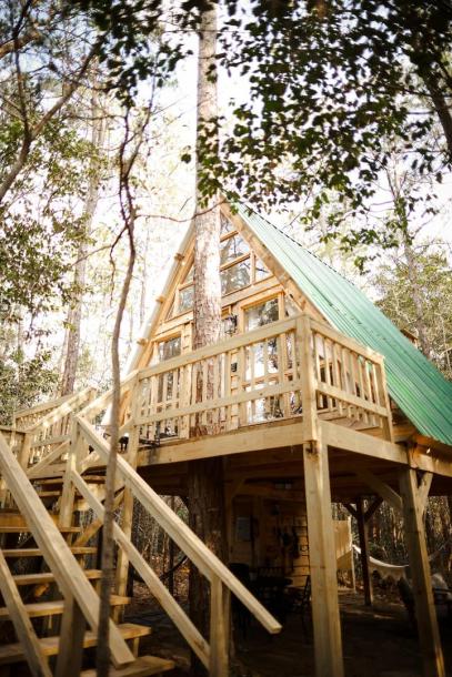 Treehouse in Kirbyville, Texas 6 guests2 bedrooms2 beds1 bath-0