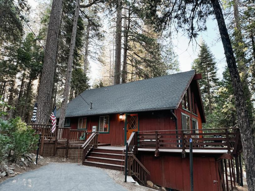 Entire cabin in Arnold, California 8 guests3 bedrooms5 beds1 bath-0