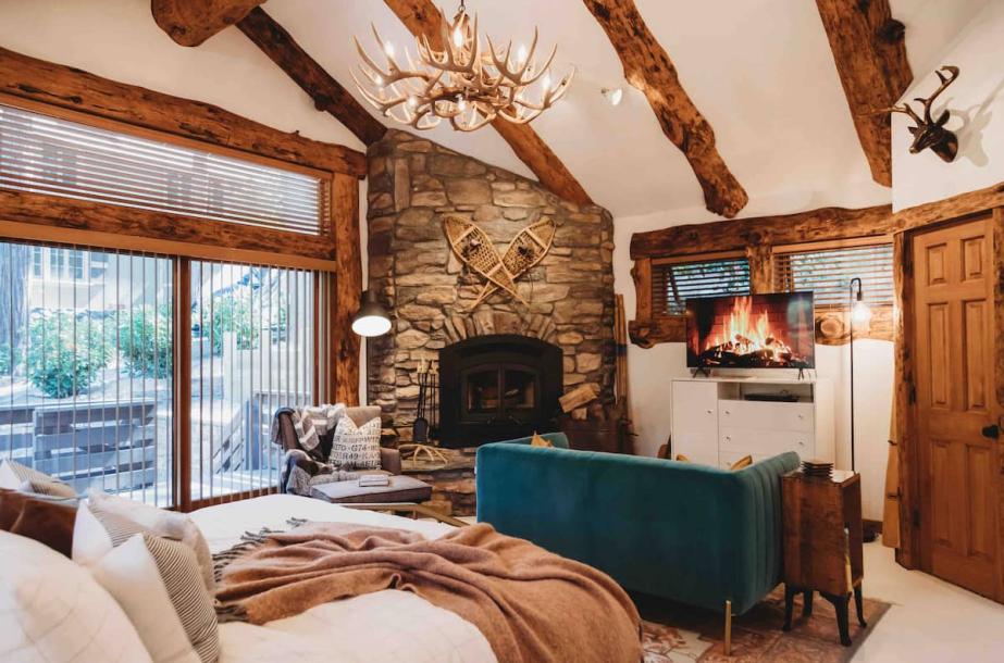 Entire guesthouse in Lake Arrowhead, California 2 guestsStudio1 bed1 bath-13