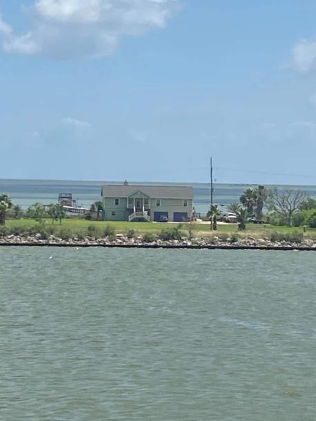 Entire guesthouse in Port Arthur, Texas 4 guests1 bedroom2 beds1 bath-0