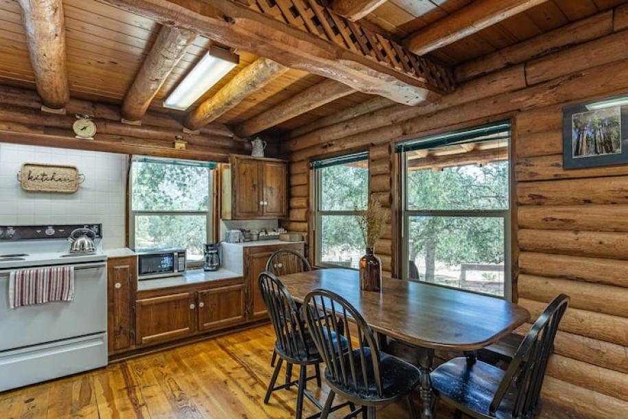 Entire cabin in Squaw Valley, California 8 guests3 bedrooms4 beds2 baths-12