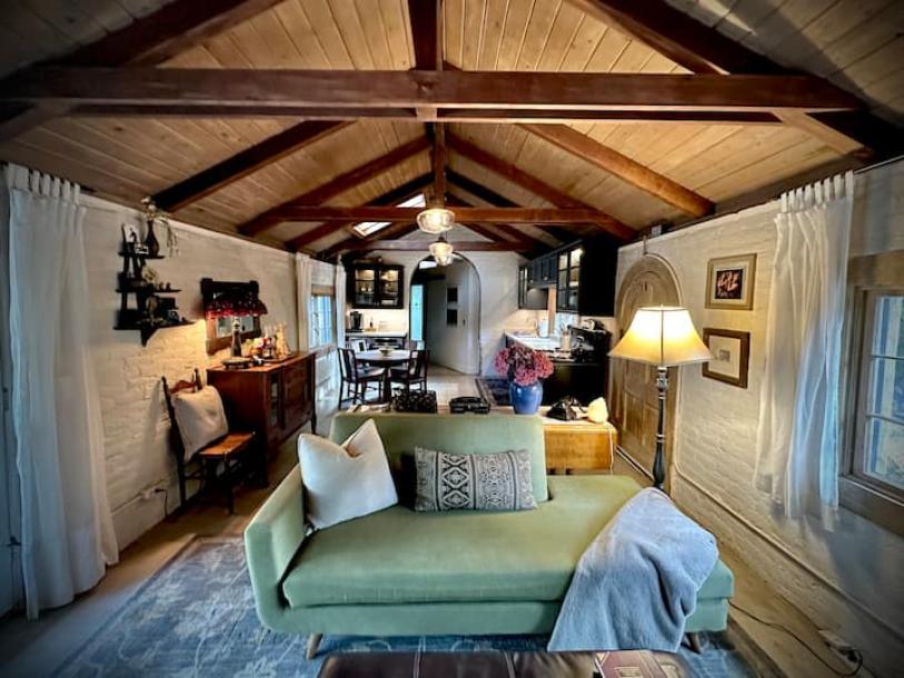 Entire guesthouse in Santa Barbara, California 3 guests1 bedroom1 bed1 bath-14
