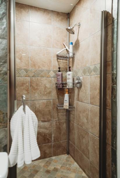 Entire guesthouse in Lake Arrowhead, California 2 guestsStudio1 bed1 bath-9