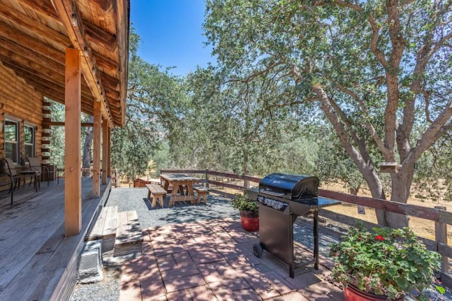 Entire cabin in Squaw Valley, California 8 guests3 bedrooms4 beds2 baths-14