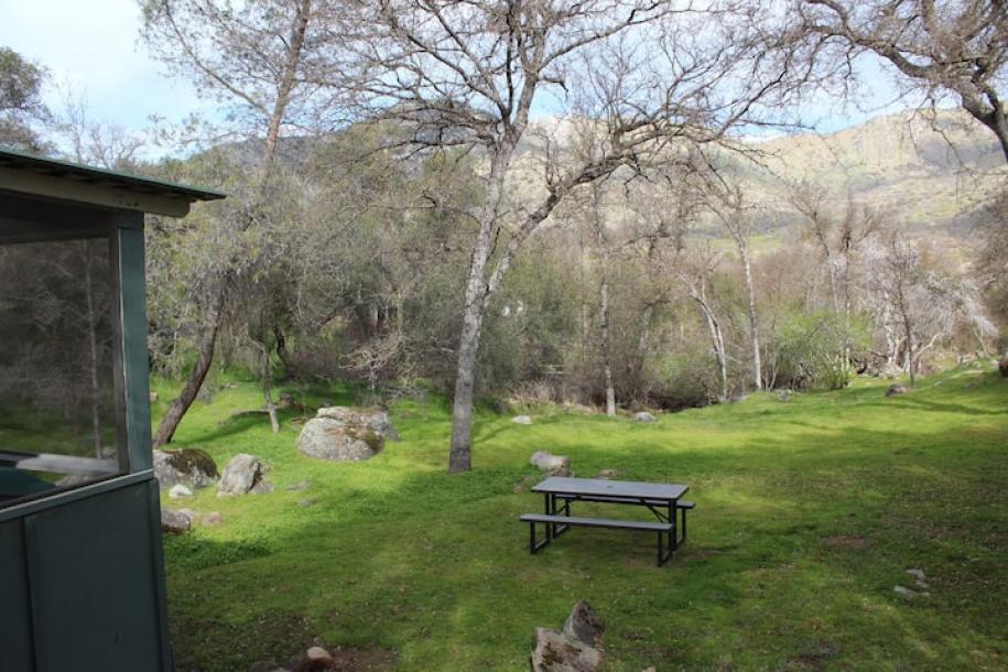 Entire cabin in Three Rivers, California 6 guests2 bedrooms3 beds1 bath-5