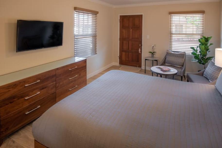 Room in boutique hotel in Santa Barbara, California 2 guests1 bedroom1 bed1 private bath-7