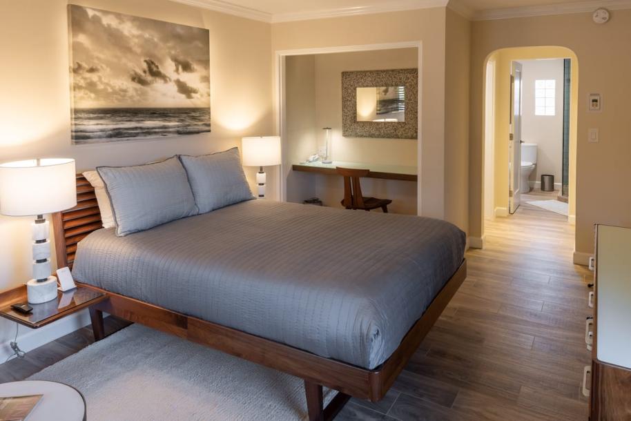 Room in boutique hotel in Santa Barbara, California 2 guests1 bedroom1 bed1 private bath-9