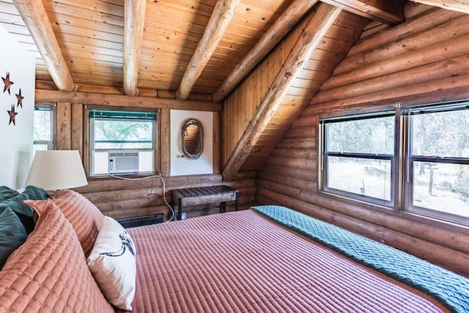 Entire cabin in Squaw Valley, California 8 guests3 bedrooms4 beds2 baths-13