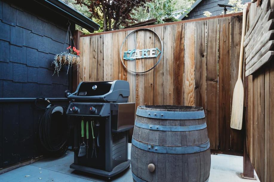 Entire guesthouse in Lake Arrowhead, California 2 guestsStudio1 bed1 bath-8